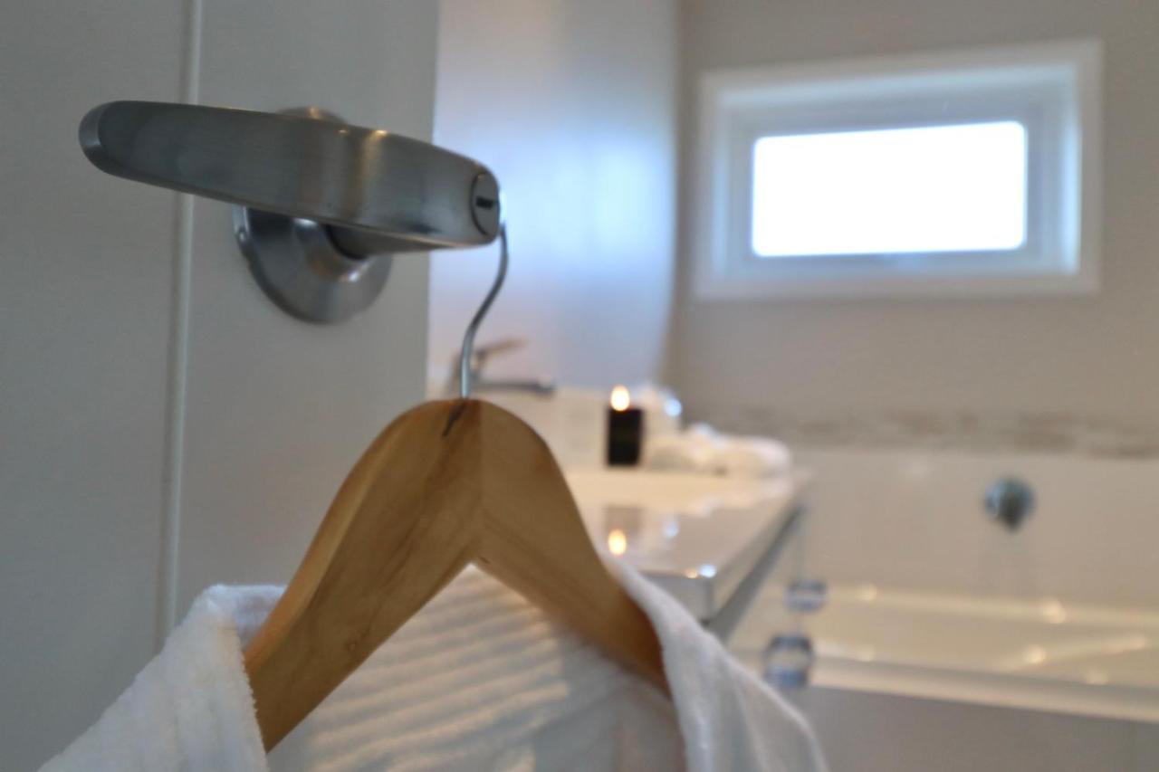 The Great Escape, Luxury Waterfront, Hottub Villa Whitianga Eksteriør billede
