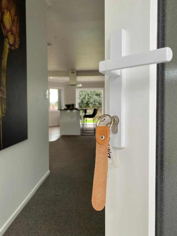 The Great Escape, Luxury Waterfront, Hottub Villa Whitianga Eksteriør billede