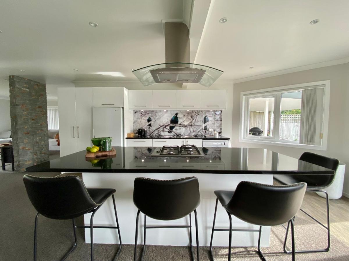 The Great Escape, Luxury Waterfront, Hottub Villa Whitianga Eksteriør billede