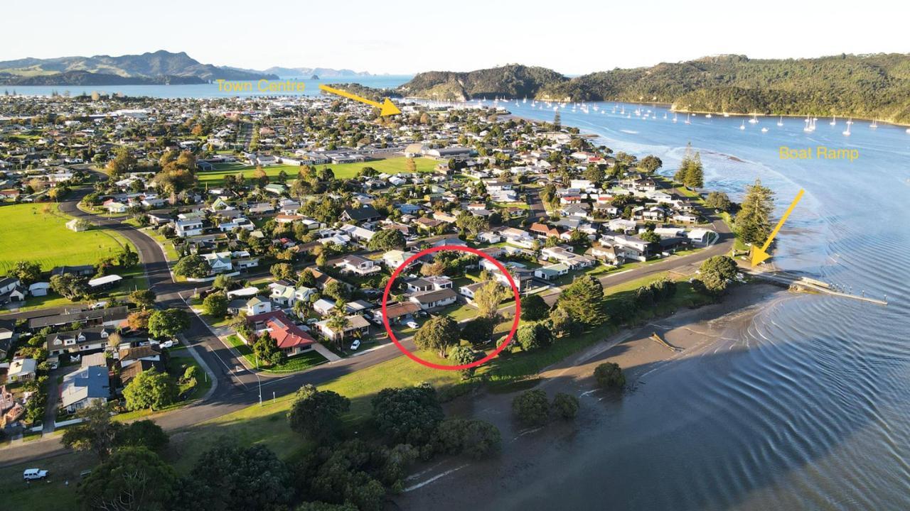The Great Escape, Luxury Waterfront, Hottub Villa Whitianga Eksteriør billede